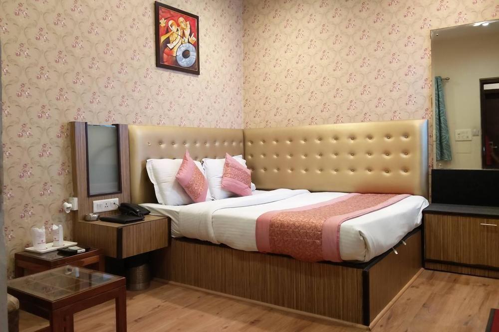 Rupam Hotel Дели Экстерьер фото