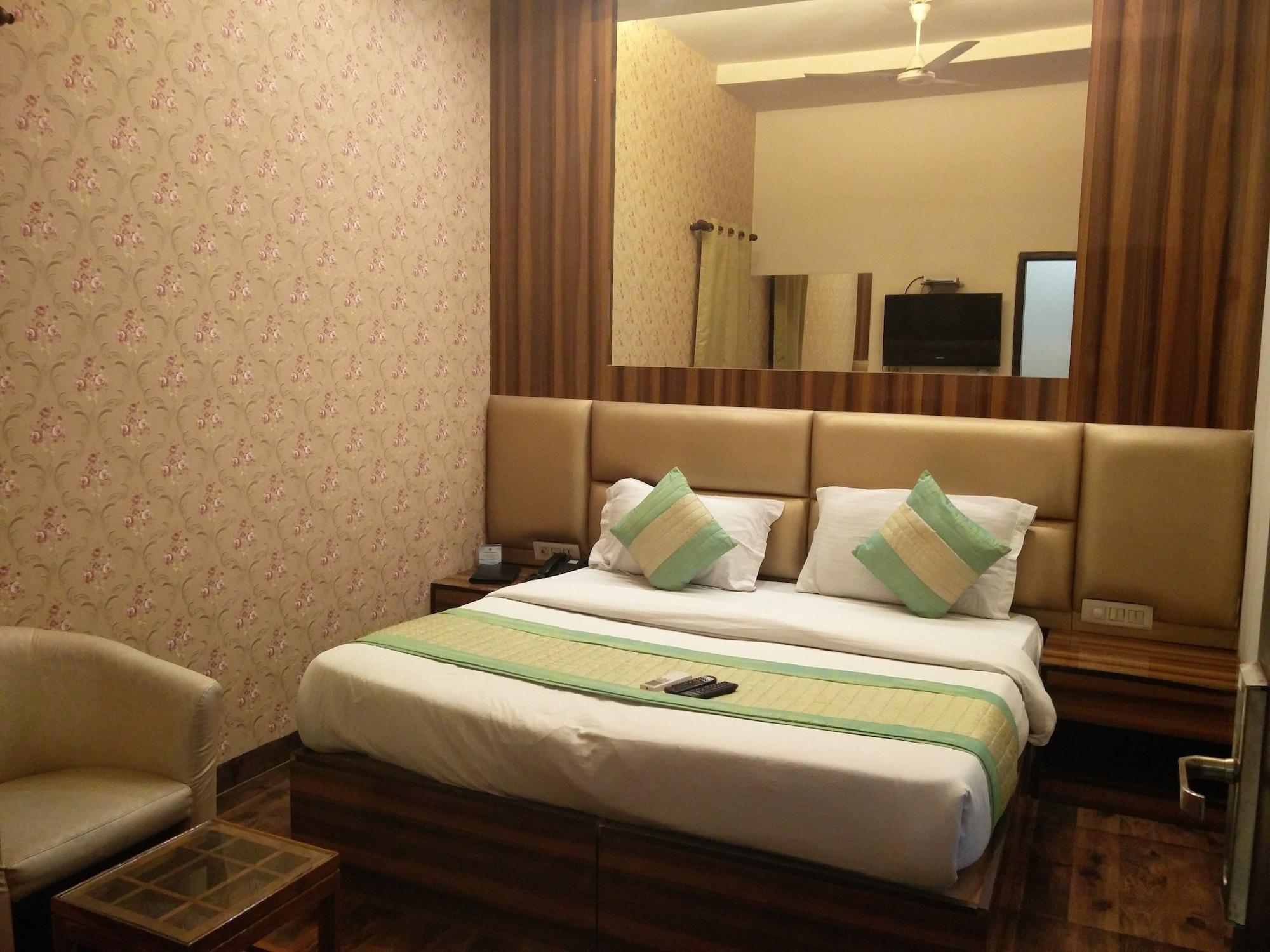 Rupam Hotel Дели Экстерьер фото