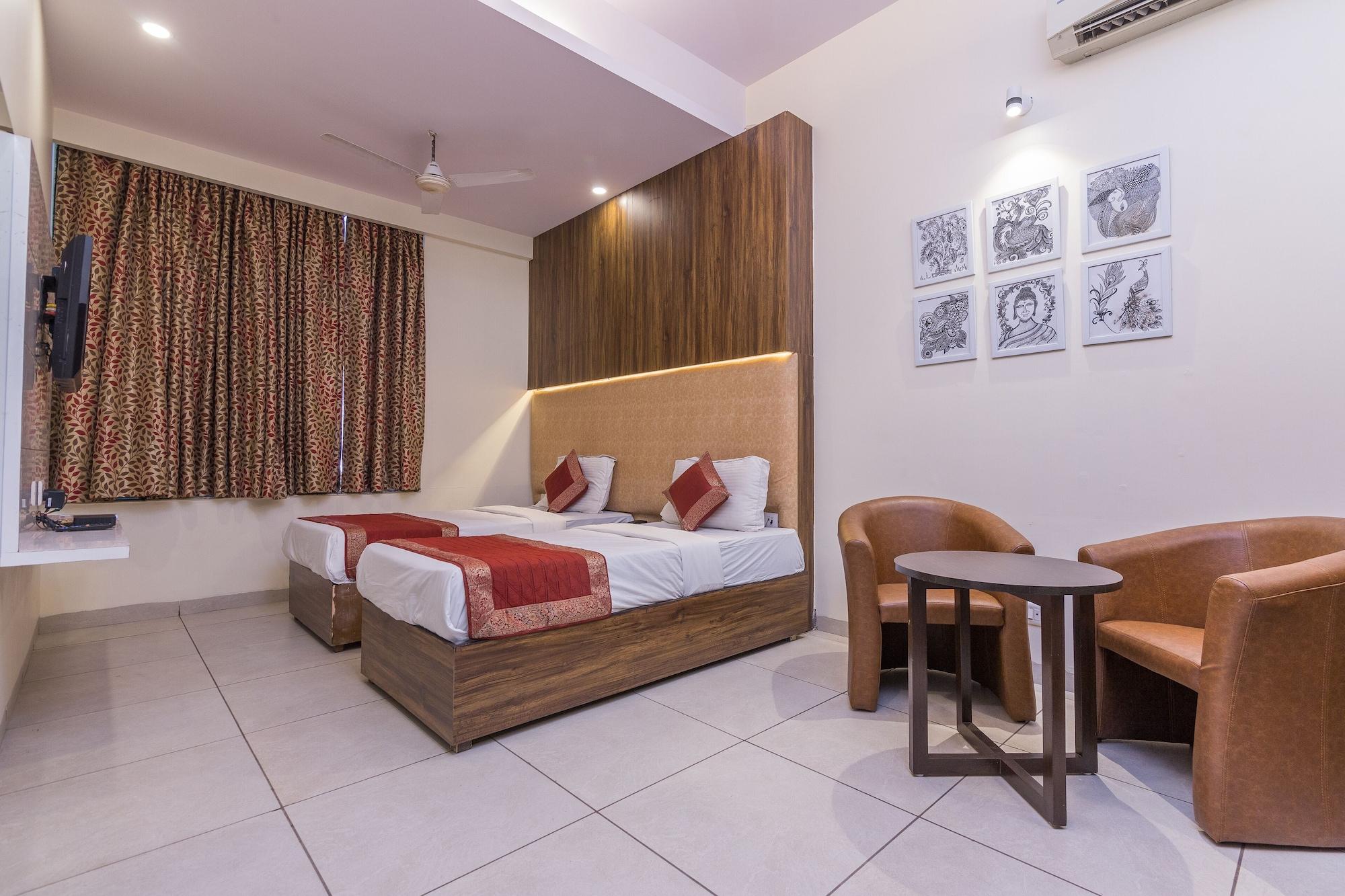 Rupam Hotel Дели Экстерьер фото