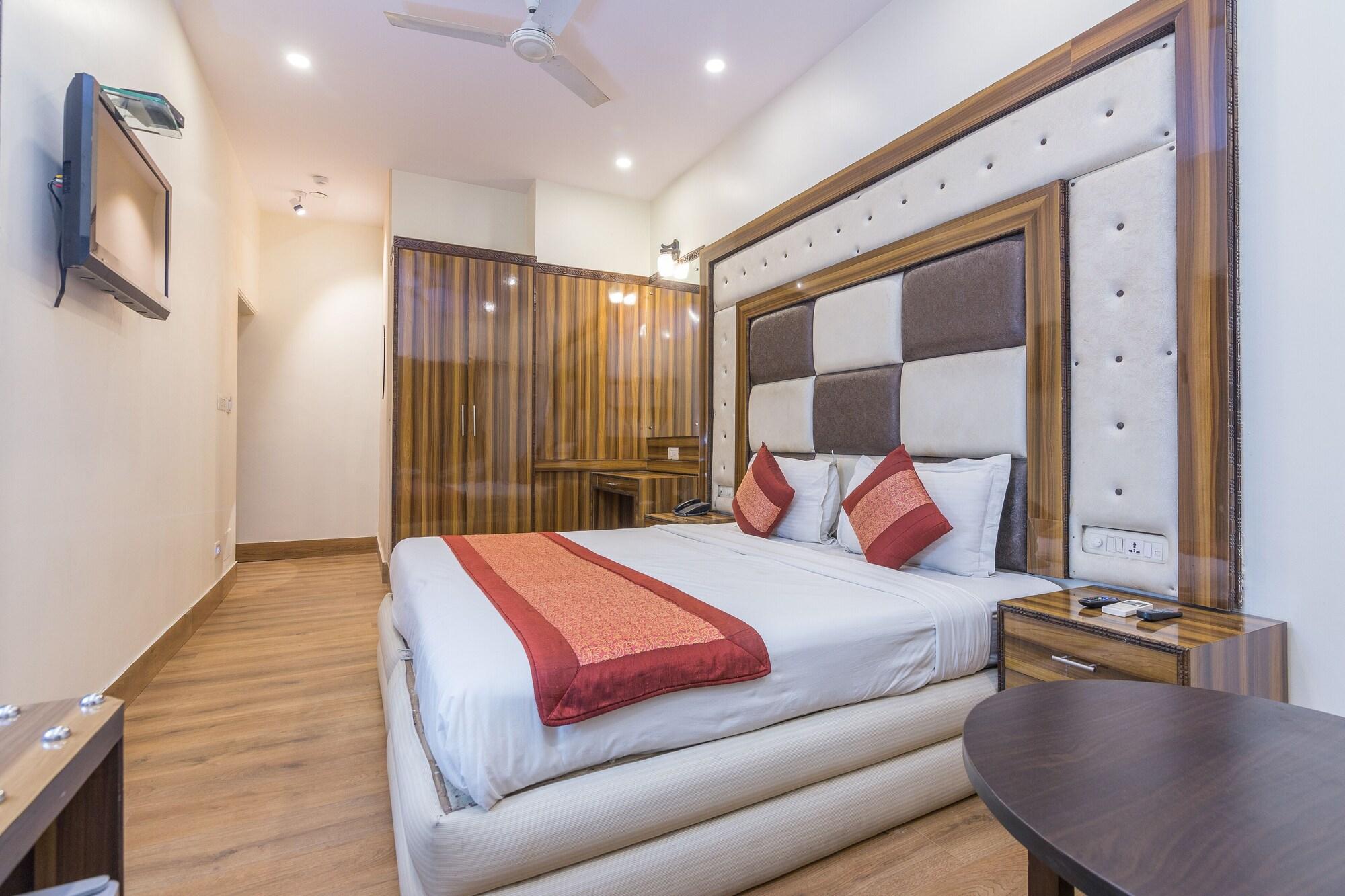 Rupam Hotel Дели Экстерьер фото
