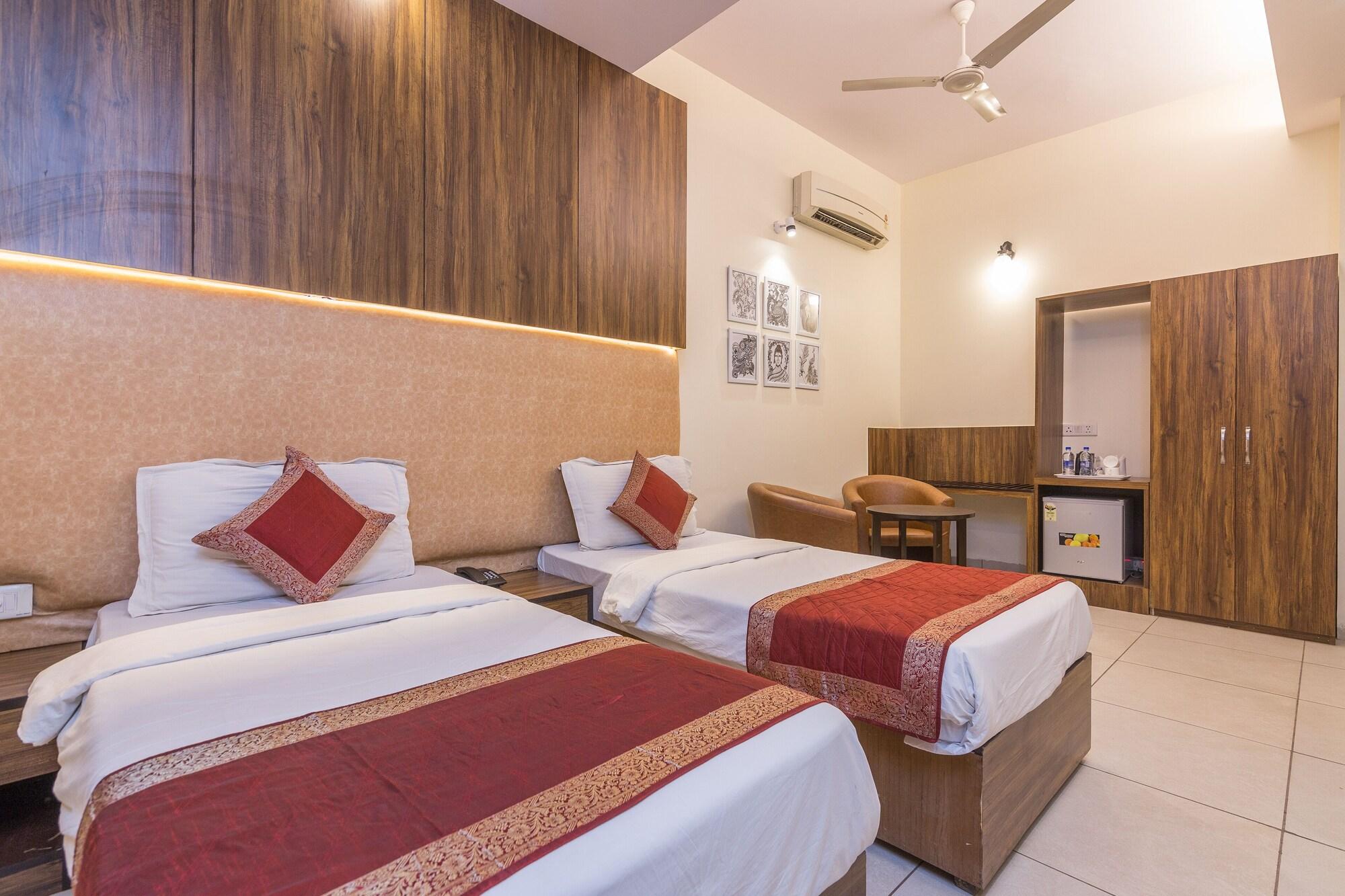 Rupam Hotel Дели Экстерьер фото