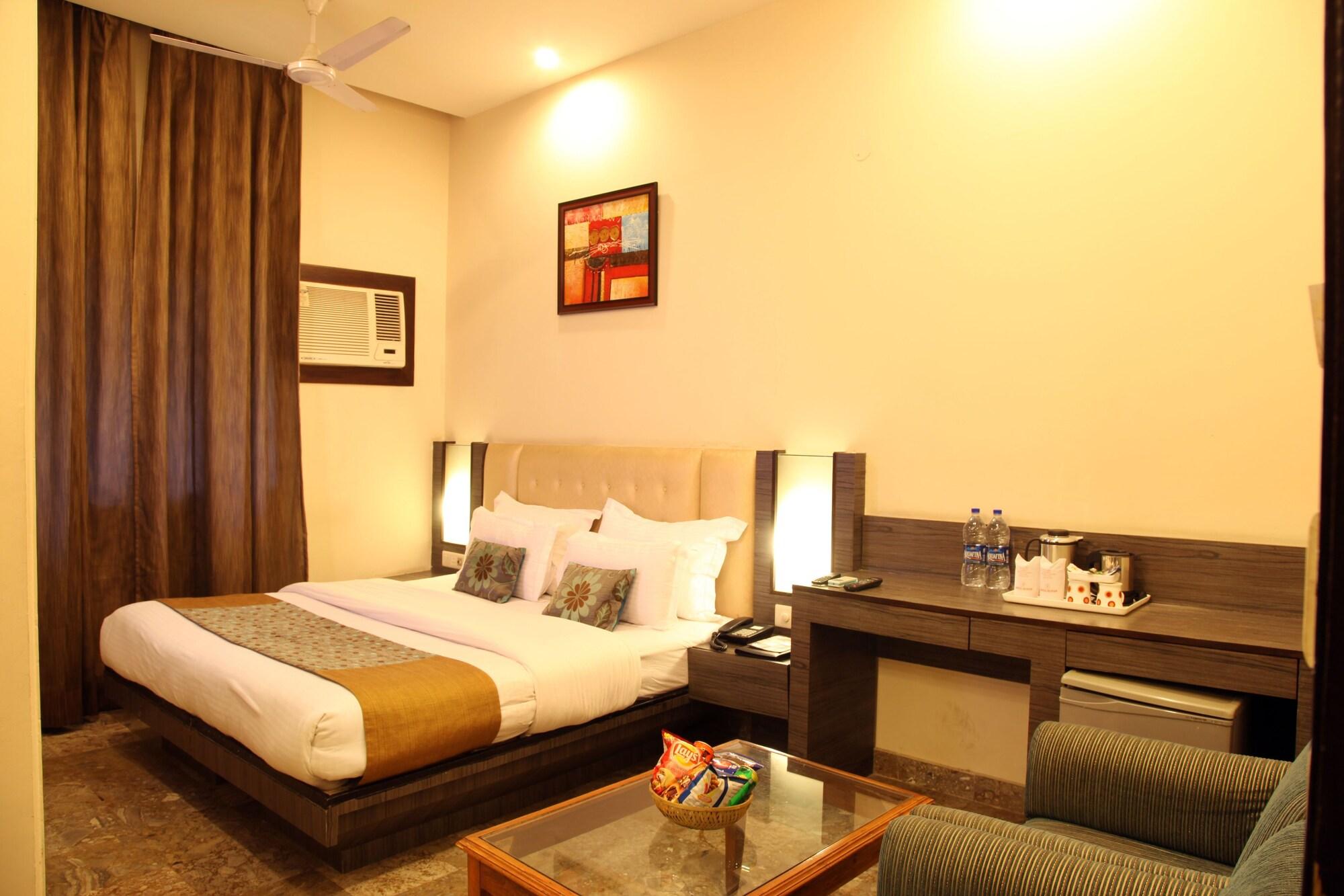 Rupam Hotel Дели Экстерьер фото
