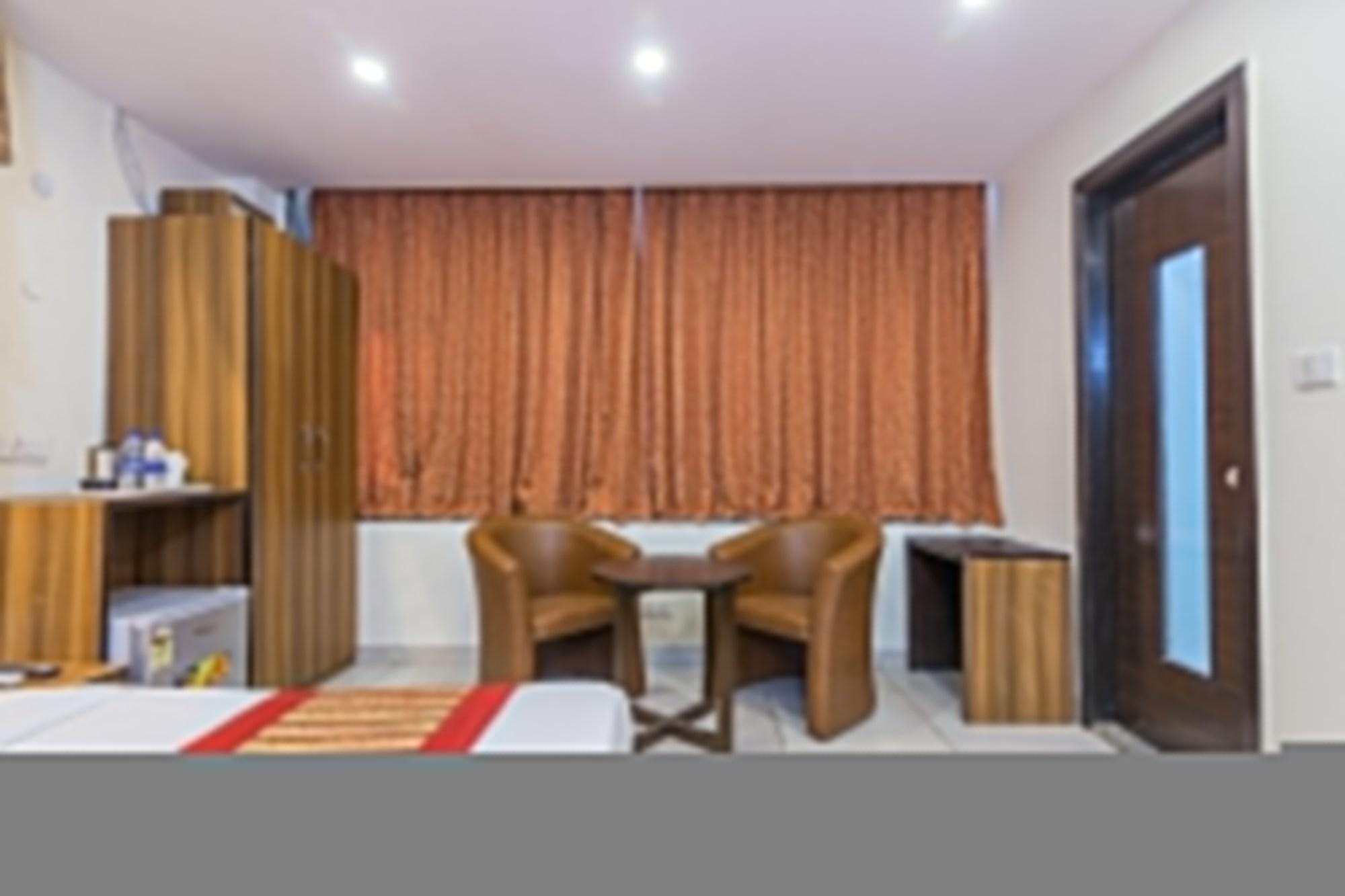Rupam Hotel Дели Экстерьер фото