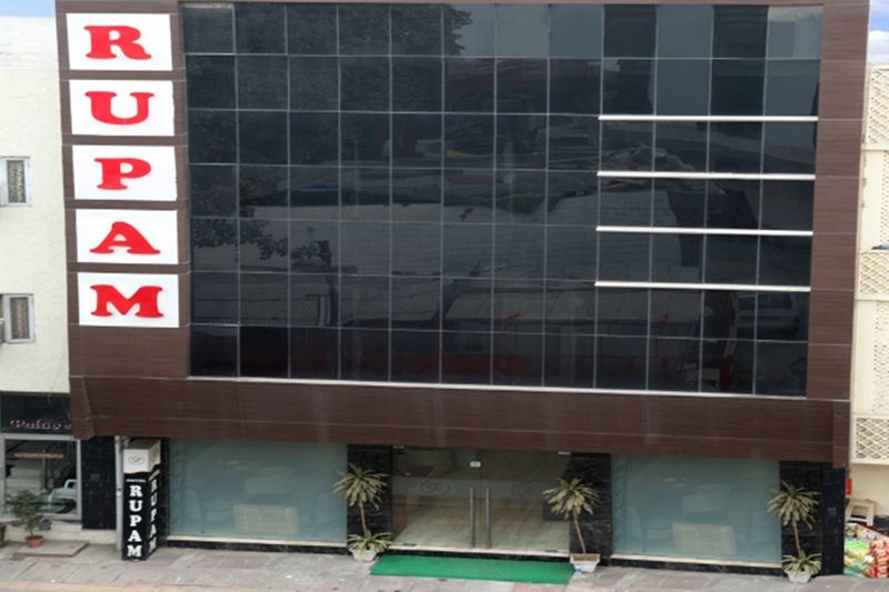 Rupam Hotel Дели Экстерьер фото