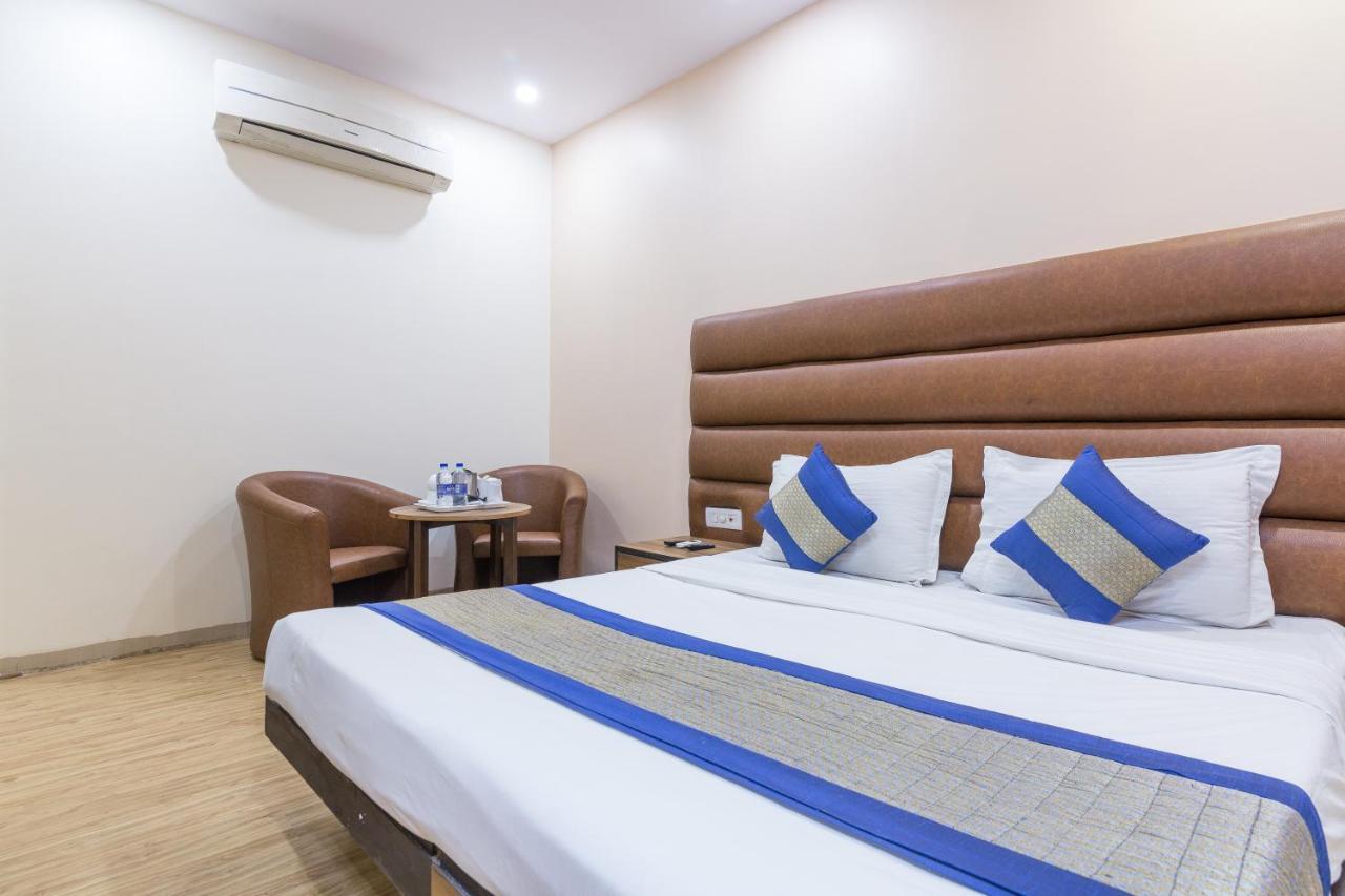 Rupam Hotel Дели Экстерьер фото