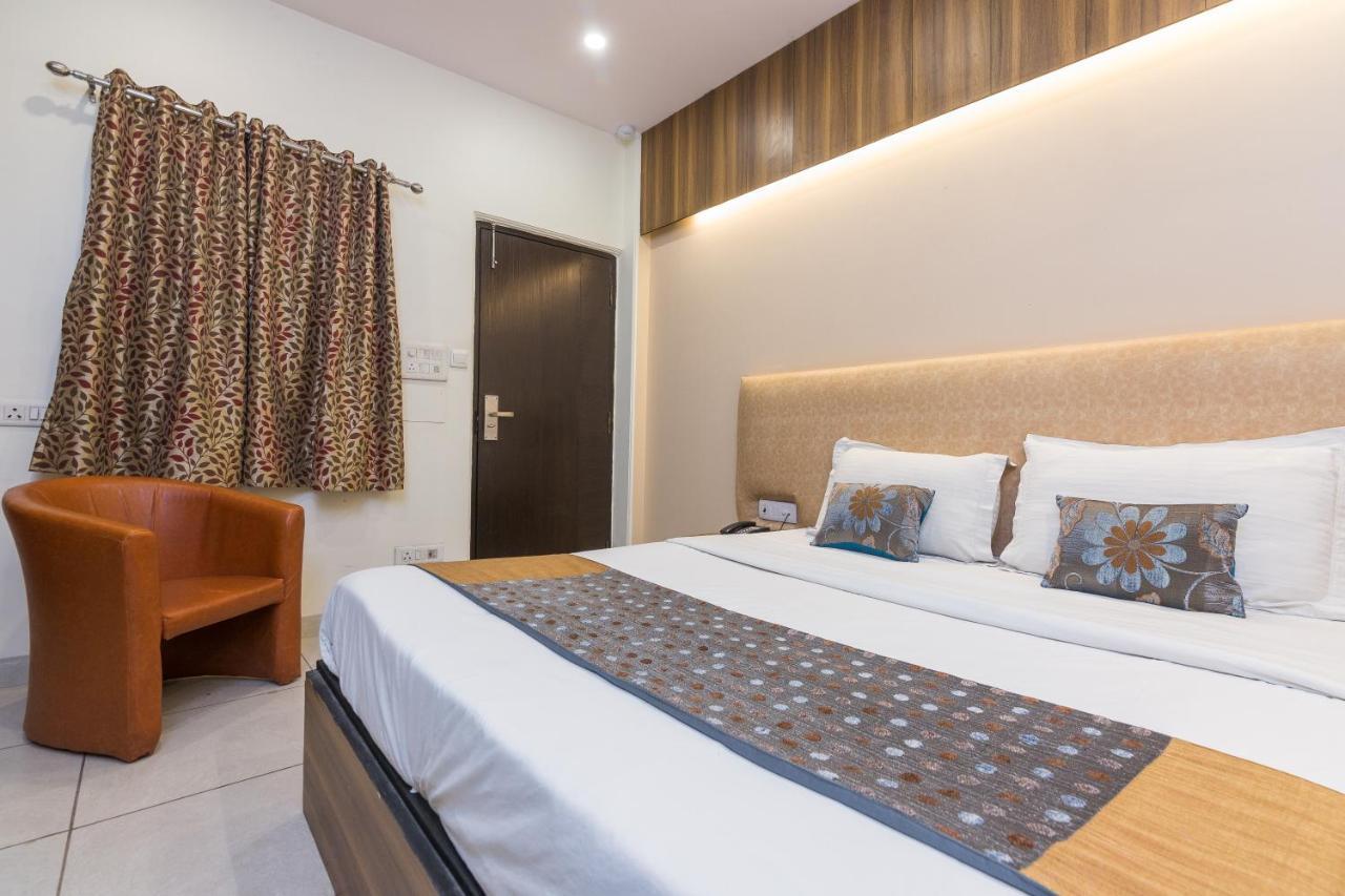 Rupam Hotel Дели Экстерьер фото