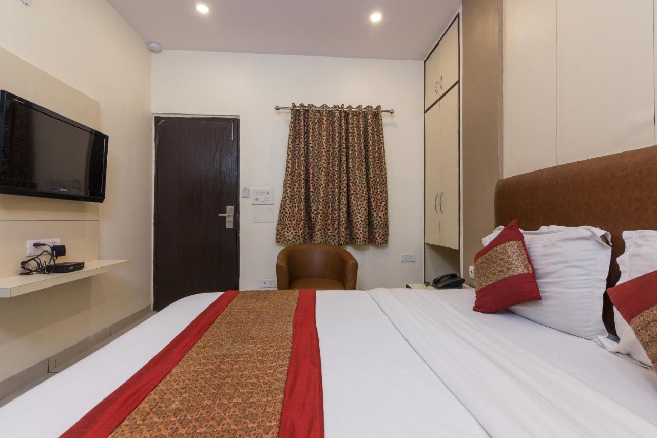 Rupam Hotel Дели Экстерьер фото